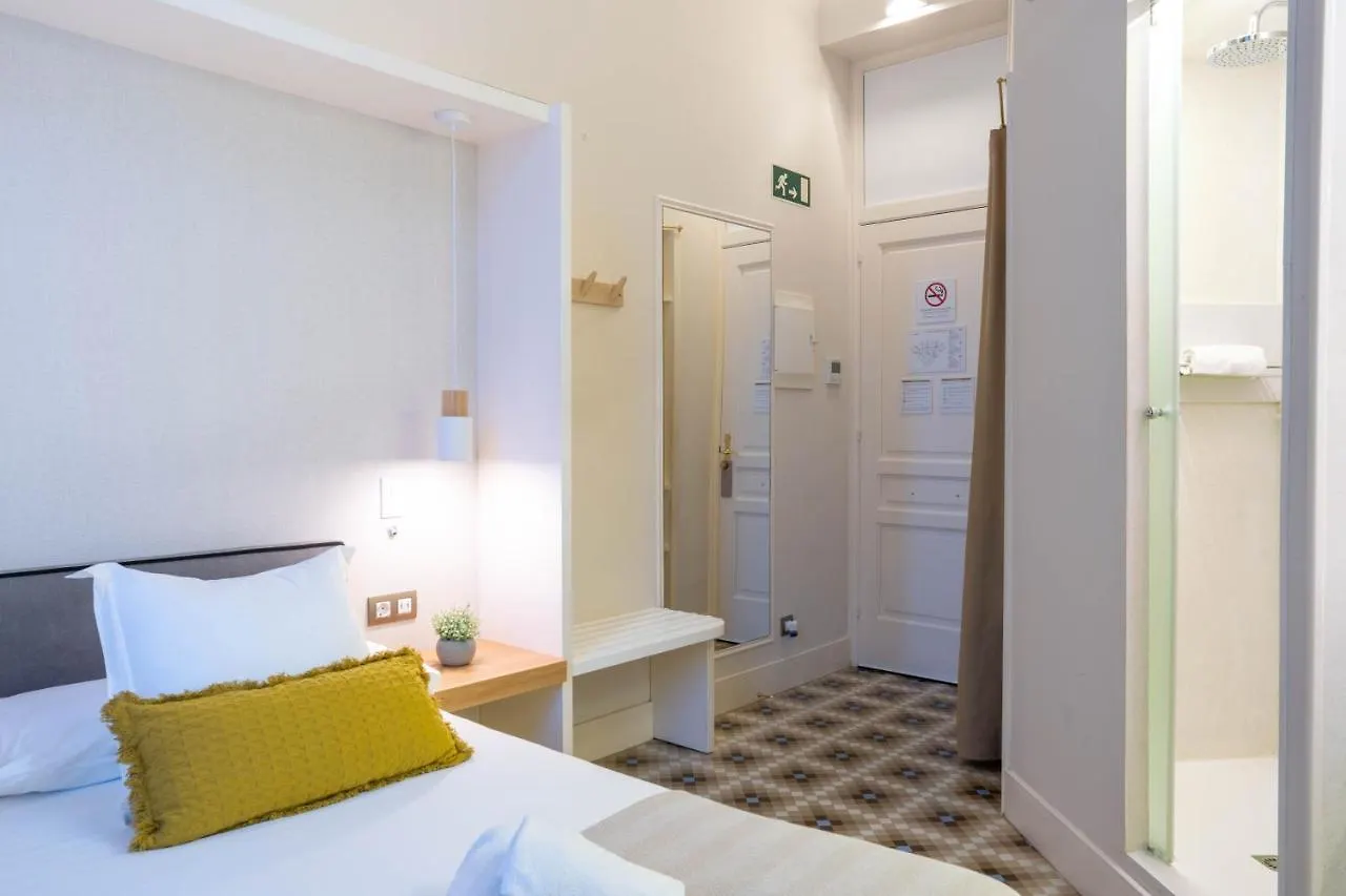 Feelathome Casa Bertrand Barcelona Spain