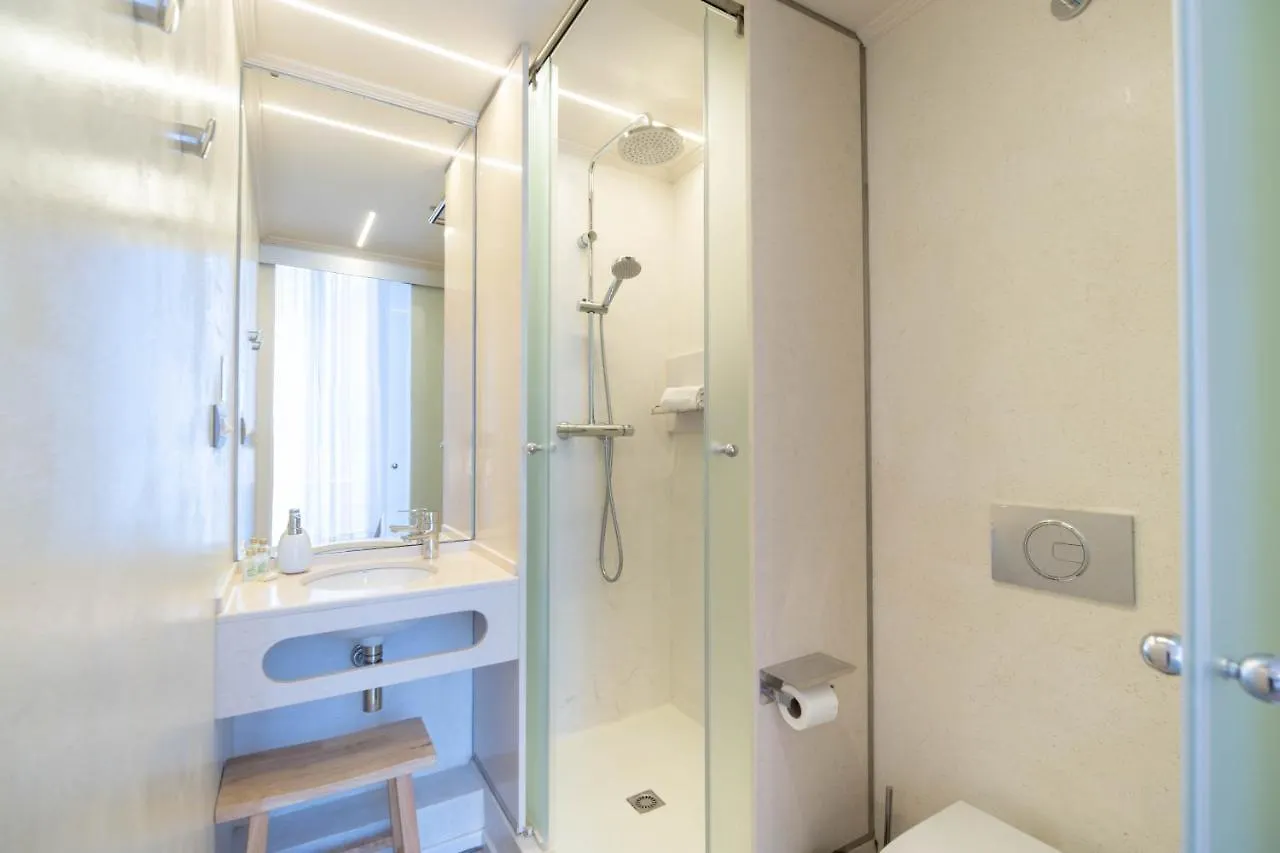 Hotel Feelathome Casa Bertrand Barcelona Spain